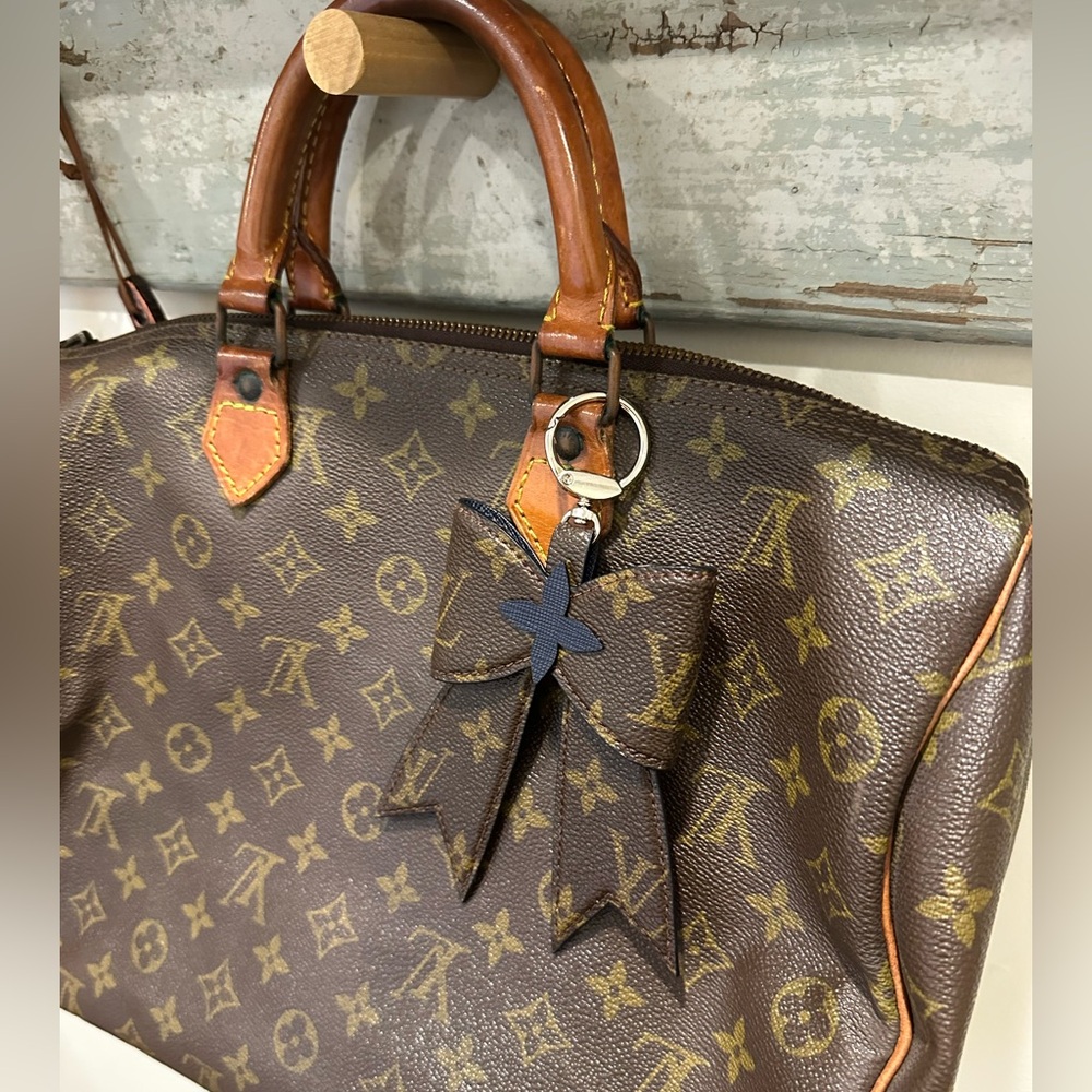 New design Leather Bow Bag Charm or Key Chain Accessory - Picture 6 of 14